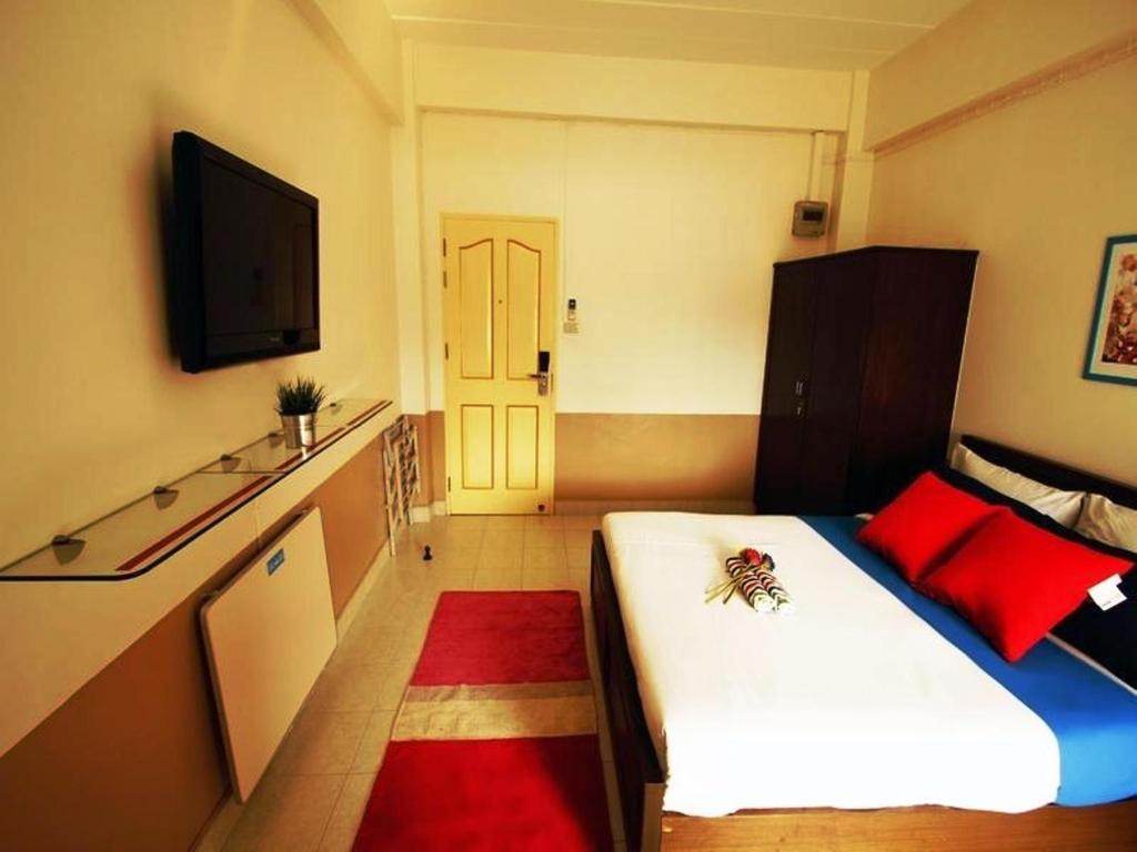 Golden Apartment